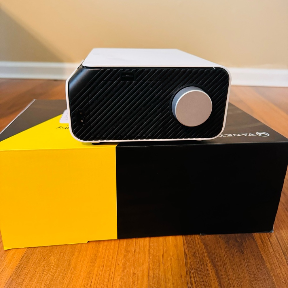 Projector with screen - Picture 5 of 16